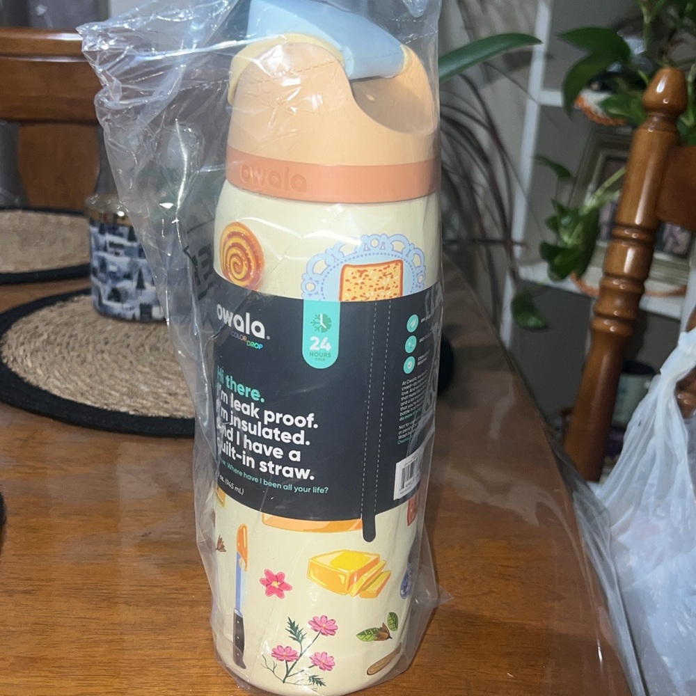 NWT! Owala- Color Drop- 32oz FreeSip - Brunch Bunch